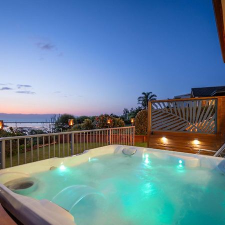 Twin Peaks Luxury Sea View Villa Nelson Exterior photo