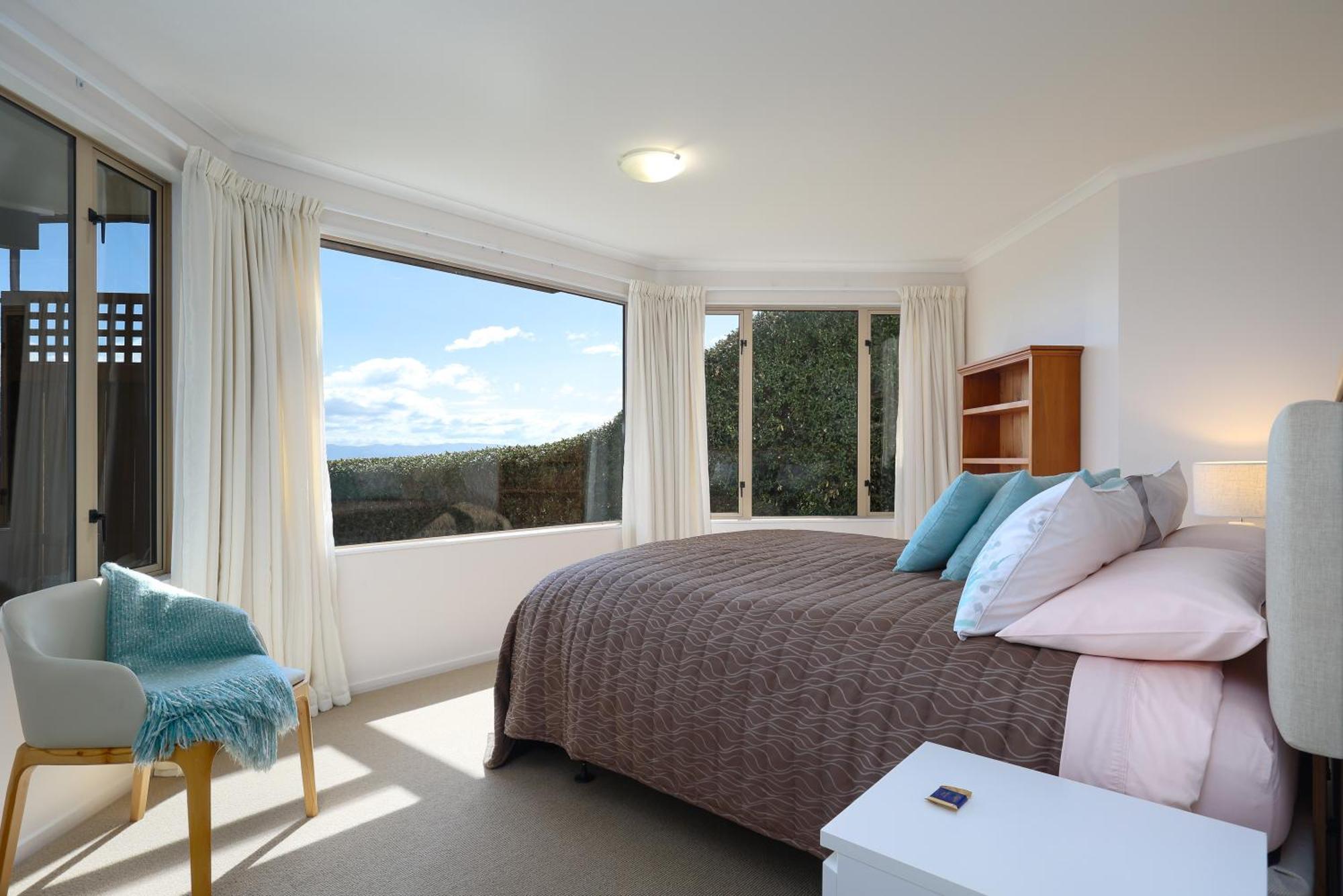 Twin Peaks Luxury Sea View Villa Nelson Exterior photo